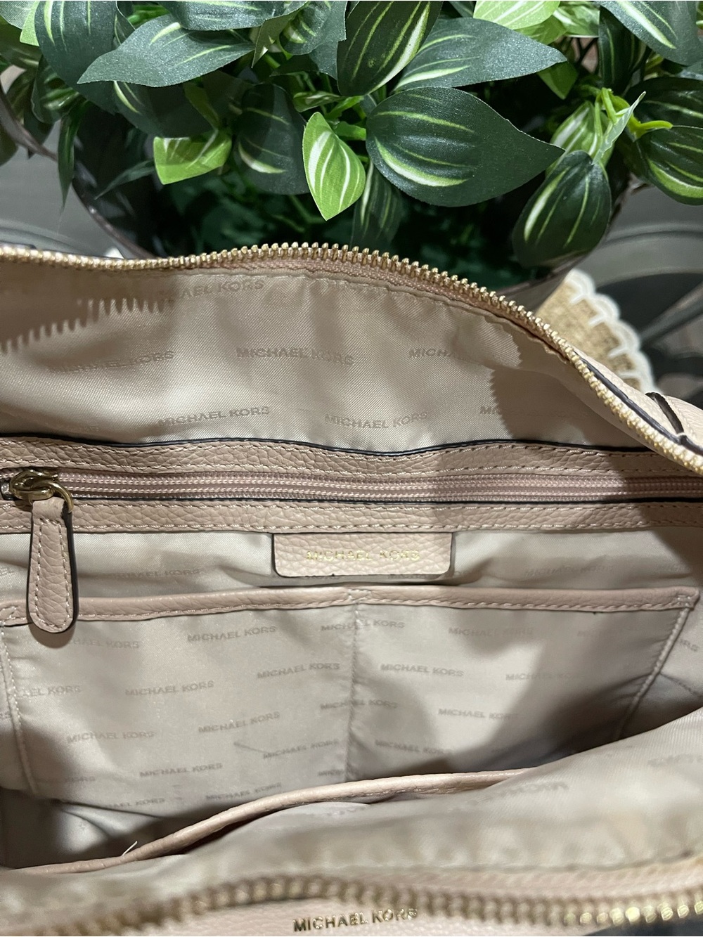 MICHAEL Michael Kors Pebbled Leather Hobo in Rose Beige, Gold Tone Hardware - Picture 8 of 14